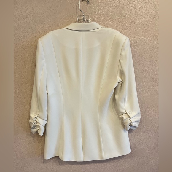 Cinq à Sept Khloe Crepe Blazer Ivory Ruched Three Quarter Sleeves Size 8 - Picture 4 of 8